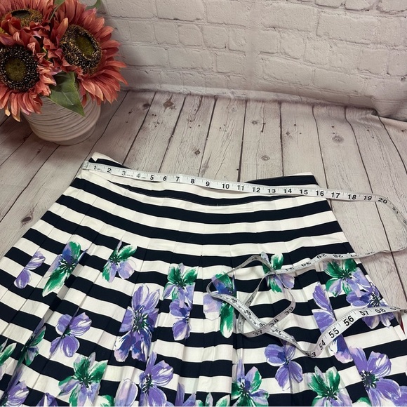 Talbots Black White stripe pleated floral A-Line Knee-Length Skirt sz 10 - Picture 4 of 7